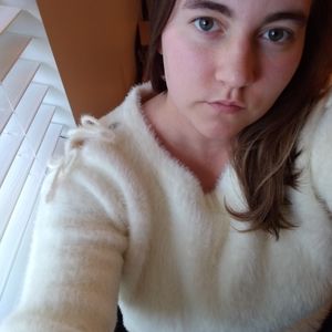 Le Lis Super Soft and Fuzzy Ivory Sweater Sz XL